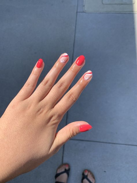 Red And White Nails Natural, Red And White Gel Nails Short, Red Nails Simple Short, Simple Nail Designs Red And White, White And Red Gel Nails, Red And White Gel Nail Designs, Short White And Red Nails, Red White Nails Short, Red Shirt Nail Designs