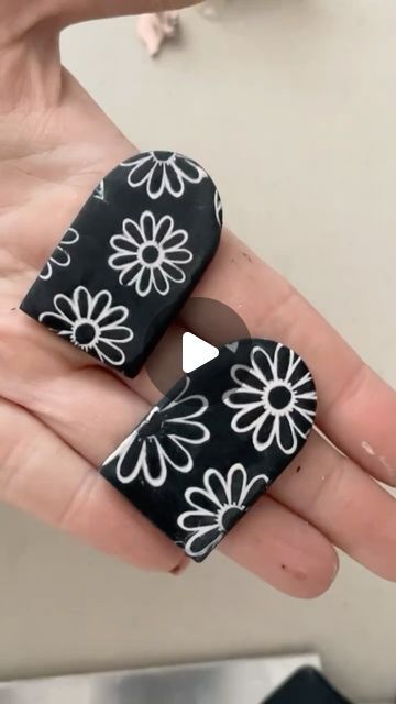 Textured Polymer Clay Earrings, Polymer Clay Jewelry Tutorials Videos, Sanding Clay Earrings, Clay Earrings Tutorial, Sanding Polymer Clay, Sanding Polymer Clay Earrings, Stamping Polymer Clay, Polymer Clay Earrings Tutorial, Conditioning Polymer Clay By Hand