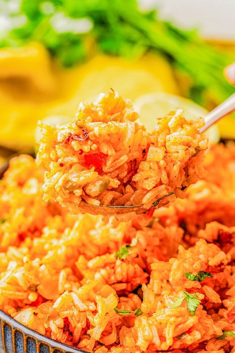 Spanish Rice - 🎉😋🙌🏻 Often interchangeably called 'Mexican rice', this perfectly cooked rice recipe has bits of onions, red bell peppers, jalapenos, and is seasoned with garlic, cumin, and oregano for tons of great FLAVOR! Ready in 25 minutes and made in just one skillet with a handful of ingredients, it's always a family favorite side dish! Serve it with your fave Mexican recipe, use it inside burritos, or for any recipe that calls for seasoned rice.'Mexican rice', this perfectly cooked rice Spanish Jasmine Rice, Sofrito Rice Recipes, Red Spanish Rice, Latino Rice Recipes, Cheesy Spanish Rice, Crock Pot Mexican Rice, Knorr Mexican Rice Recipe, Rice With Bell Peppers, Spanish Rice Seasoning