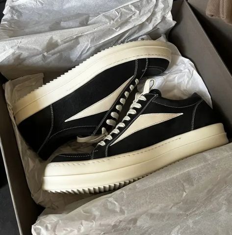 Rick Owens Mainline Vintage Sneakers Black Rick Owens Shoes, Rick Owens Sneakers, Rick Owens Men, Vintage Sneakers, Girly Shoes, Black Milk, Sneakers Outfit, Rick Owens, Sneakers Black