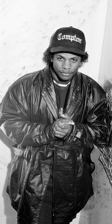 Eazy E Wallpaper Eazy E Wallpaper, 90s Rap Aesthetic, Gangsta Rapper, Tupac Photos, Old School Pictures, E Wallpaper, 2pac Videos, 90s Rappers Aesthetic, 90s Rappers