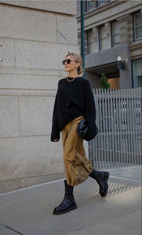 Rok Outfit, Mode Casual, Looks Street Style, Slip Skirt, Mode Inspo, 가을 패션, Autumn Outfit, Elie Saab, Looks Style