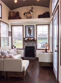 Tiny House Living Room, November 01, Small Tiny House, Living Room Loft, Casa Container, Loft Living, Tiny House Movement, Small Room Design, Tiny Spaces