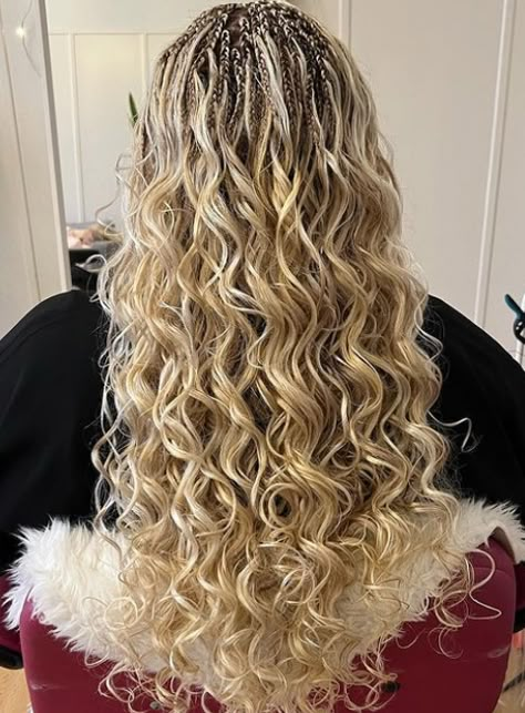 Golden Blonde Micro Braids Blonde Human Hair Braids, Blond Micro Braids, Golden Blonde Braids, Blonde Micro Braids, Curly Micro Braids, Blonde Box Braids Hairstyles, Braids Hairstyles Ideas, Micro Braids Styles, Unnatural Hair Color