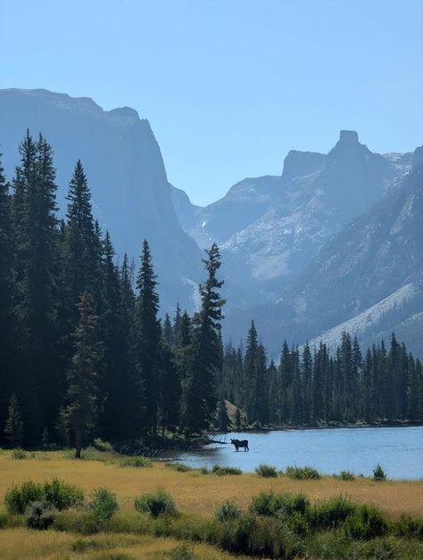 I Love Nature | Green River Lakes, located in the Wind River Range of Wyoming, is a stunning destination that offers some of the most dramatic landscapes in the Rocky... | Facebook Wind River Range Wyoming, Old Cabin, I Love Nature, Wind River, Green River, Nature Green, Love Nature, Rafting, Wyoming