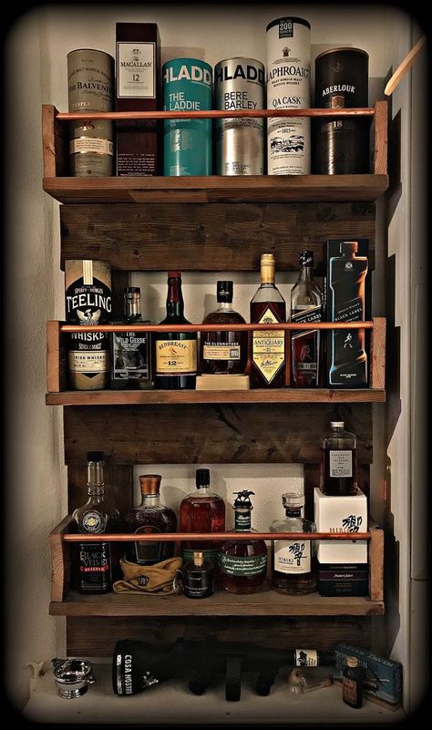 Rustic Whiskey Rack For the whisky or Bourbon guys n girls.. Upcycled from quality wood.. Pleas Whisky Regal, Whisky Cabinet, Whisky Room, Alcohol Cabinet, Whiskey Rack, Coffee Mask, Liquor Shelf, Whiskey Room, Wine Rack Design