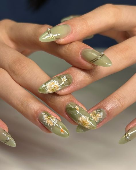 Prettiest jade set 🍵 ✧ : *✧ :* ✧ *✧: #gelnails #nailinspo #nailinspiration #nailart #naildesigns #nailartinspo #nailsoftheday #gelx #gelxnails #apresgelx #handpaintednails Green Nails Flower, Jade Nails Designs, Green Nail Set, Mystical Nails, Lotus Nails, Jade Nails, Nail Time, Cute Nail Art Designs, Inspired Nails