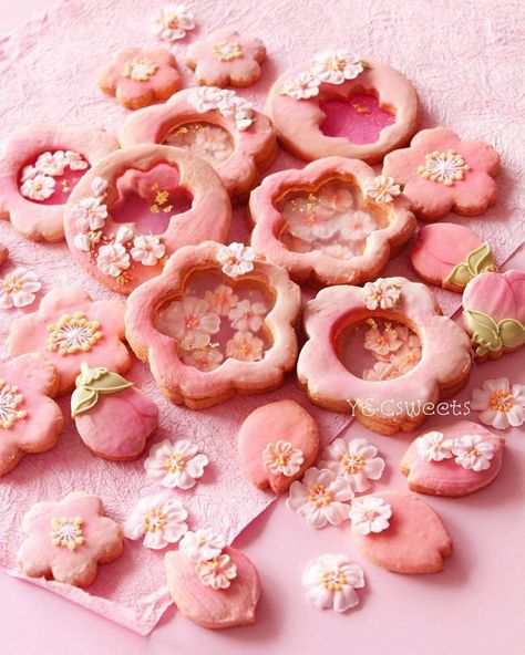 Japanese Dessert Aesthetic, Dessert Oc, Sakura Food, Cute Pastries, Kawaii Desserts, Glass Cookies, Cute Sweets, Kawaii Cookies, Stained Glass Cookies