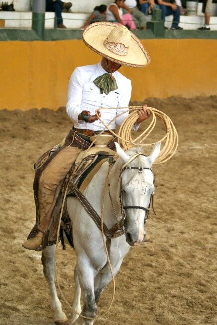 Charro Mexican Rodeo, Ballet Folklorico, Mexican Traditions, Native American Pictures, Mexico Culture, Mexican Outfit, Cowboys And Indians, Cowboy Art, Mexican Culture