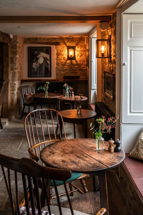 The Cotswolds Part II - The Fox at Oddington - STACIE FLINNER Country Inn Interior, English Country Hotel, Cosy Restaurant Interior, Bed And Breakfast Rooms, Cosy Cafe Interior, English Pub Interior, English Restaurant, British Cottage Interior, Farmers Dog