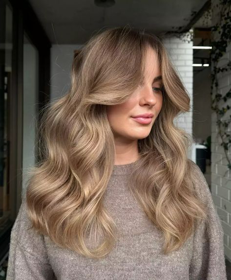 20 Teddy Bear Blonde Hair Ideas: The Cozy, Chic Hair Trend You Need to Try - Pretty Designs Teddy Blonde, Teddy Bear Blonde Hair, Teddy Blonde Hair, Teddy Bear Blonde, Warm Blonde Hair, Rambut Brunette, Summer Blonde Hair, Dark Blonde Hair Color, Summer Blonde