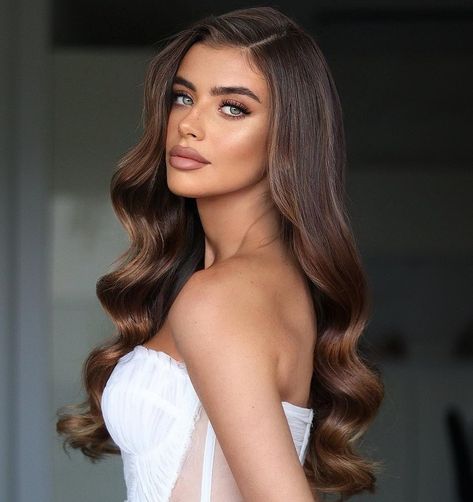 Very Long Old Hollywood Waves Hollywood Waves With Side Part, Old Hollywood Hair Long, Side Part Hollywood Waves, Hollywood Waves Side Part, Side Part Waves, Glam Waves Wedding Hair, Hollywood Waves Hairstyle, Hollywood Waves Hair, Hollywood Waves Wedding