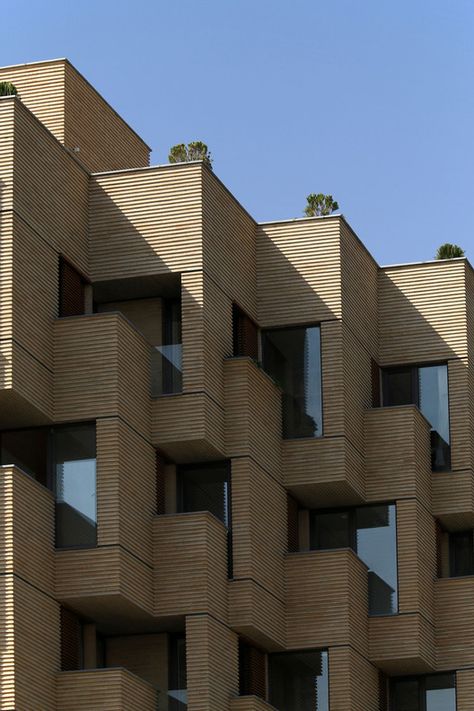 Khab-e-Aram Residential Complex / USE Studio | Netfloor USA Wood Exterior, Facade Architecture Design, Building Photography, Landscape And Urbanism, Chicago Architecture, Cultural Architecture, Brick Facade, Residential Complex, Architecture Office