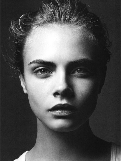 cara delevingne black and white tumblr - Google Search Michelle Phan, 얼굴 그리기, Portrait Lighting, Kirsten Dunst, Female Portraits, Fade To Black, Black And White Portraits, Cara Delevingne, Portrait Inspiration