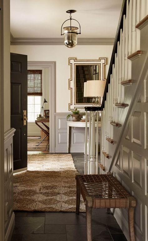 Entryway Rug Ideas, Becca Interiors, Sitting Room Decor, Colonial Interior, Modern Colonial, Rug Ideas, Timeless Furniture, Interior Work, Built In Cabinets