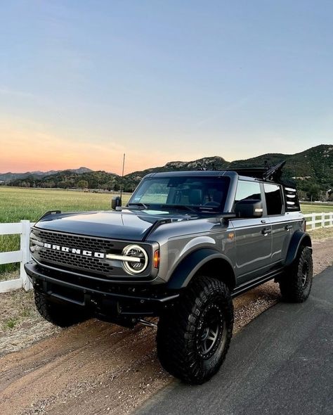 Bronco 2022, Ford Off Road, Bronco Car, Ford Raptor Svt, Bronco Ford, America California, Bronco Truck, Nice Trucks, New Bronco