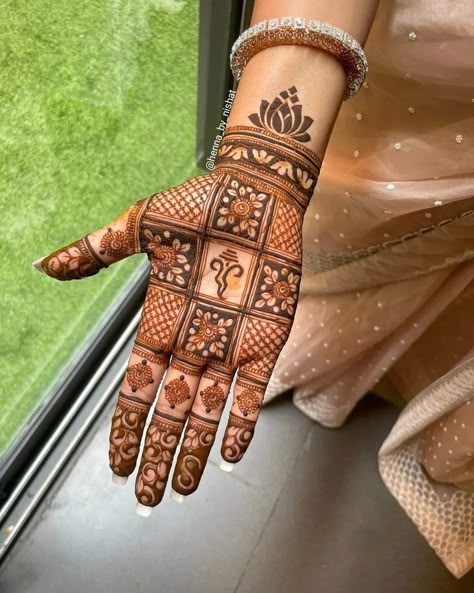 Front Mehndi Design, Mehndi Designs For Kids, Modern Mehndi Designs, Very Simple Mehndi Designs, Simple Mehndi Designs Fingers, Engagement Mehndi Designs, Full Mehndi Designs, Latest Bridal Mehndi Designs, Mehndi Designs Front Hand