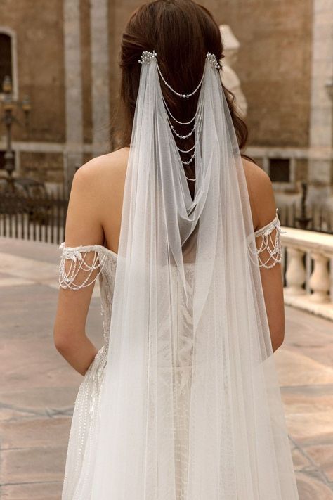 Hair Details, Fantasy Wedding, Dream Wedding Ideas Dresses, Mod Wedding, Wedding Veils, Wedding Veil, Wedding Dress Inspiration, Bride Bridal, Dream Wedding Dresses