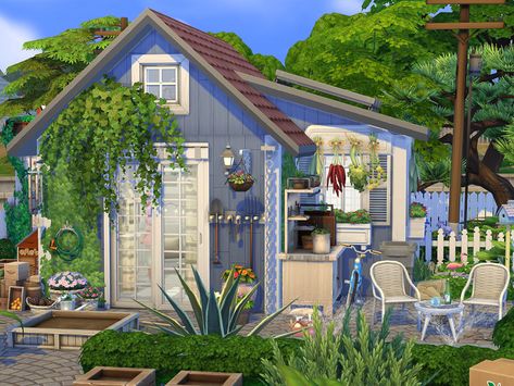 Sims 4 Backyard Ideas, Cute Garden Shed, Sims 4 Garden, Sims 4 Cottage, Cottage Backyard, Small Country Homes, Cute Garden, Spring Afternoon, Greenhouse Shed