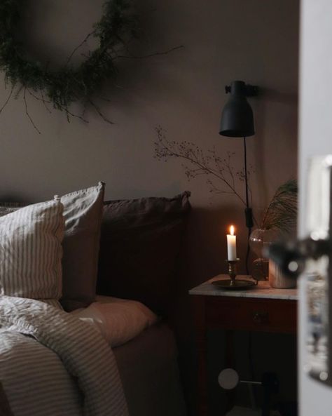 my scandinavian home: 6 Subtle Festive Ideas to Steal from Alexandra's Swedish Home Swedish Bed, Swedish Bedroom, The Big Chill, Swedish Home, Ceramics Pottery Mugs, Vintage Inspired Christmas, Big Chill, Over The Bed, Swedish House