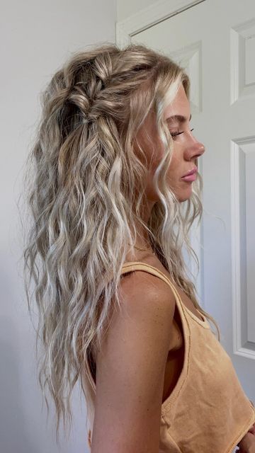 Whitney Lynne on Instagram: "My fav spring style 🌸 save to try & share with your girlies! @whitney_lynne for more hair inspo 💓💓 #springhairstyle #blondehairgoals #mnhairstylist Spring hair, spring hairstyles, spring hairstyle, spring hair goals, hair goals, hair goals af, blonde hair, blond hair, blond hair goals, blonde af, blonde hair things, blondes have more fun, mn hair, Minnesota hair, mn hairstyles, hair pages, hair inspo, blonde hair inspo, hair Insta, hair influencer," Whimsical Blonde Hair, Cute Med Hairstyles, Fun Womens Hairstyles, Simple Hairstyles For Pictures, Low Pull Through Braid, Beach Pictures Hairstyles, Prom Hair Crimped, Beachy Hair With Braids, Summer Hairstyles Down