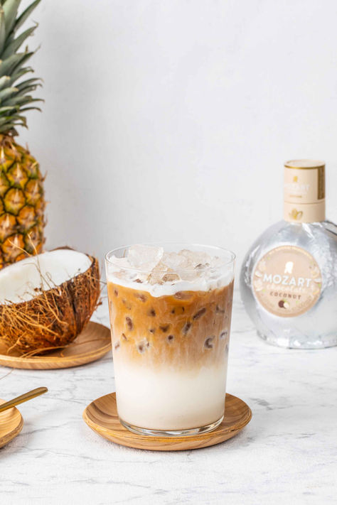 The hottest days of summer are just around the corner. Why not try our delicious iced latte? 😊

Our Coconut Iced Latte is an absolutely wonderful, refreshing drink with a delicious tropical flavour – it's just perfect for summer! 😍

𝐈𝐧𝐠𝐫𝐞𝐝𝐢𝐞𝐧𝐭𝐬:
3 cl Mozart Coconut Chocolate Liqueur
3 cl Espresso
5 cl Coconut milk
#mozartchocolateliqueur #mozartchocolate #icedlatte Summer Ingredients, Coconut Latte, Coconut Drinks, Coconut Chocolate, Chocolate Liqueur, Iced Latte, Chocolate Coconut, Refreshing Drinks, Liqueur