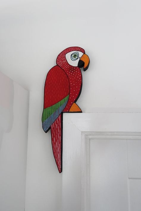 Parrot Decor, Parrot Decoration, Red Macaw, Jungle Theme Decorations, Bird Diy, Door Topper, Red Parrot, Exotic Homes, Folk Decor