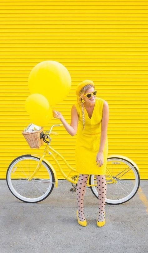 Yellow Photography, Yellow Sun, Celebrity Trends, Yellow Aesthetic, I Cool, Branding Photoshoot, Branding Photos, Mellow Yellow, Yellow Fashion