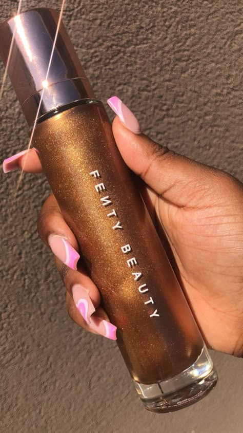 Fenty Beauty Aesthetic, Sparkles Makeup, Fenty Hair, Makeup Fenty Beauty, Skin Lightening Diy, Makeup Collection Goals, Fragrance Lab, Maquillage On Fleek, Body Shimmer