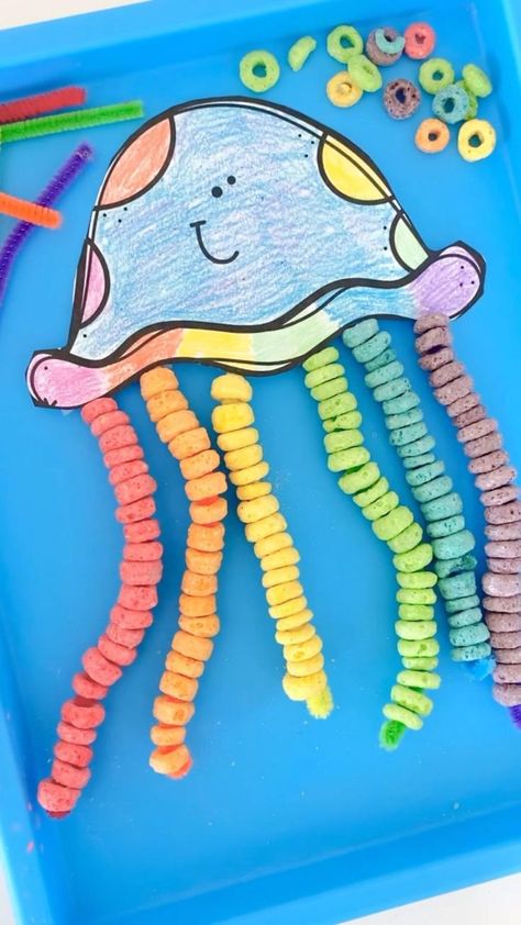 Jellyfish Threading in 2022 | Preschool crafts, Toddler learning activities, Preschool learning activities Clay Ideas Easy, Jellyfish Craft, Jellyfish Art, Ocean Activities, Preschool Fine Motor, Bumbo, Toddler Arts And Crafts, Fine Motor Skills Activities, Motor Skills Activities