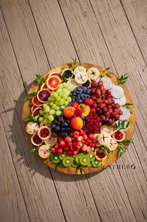 Mini Fruit Platter, Pie Charcuterie Board, Mini Fruit Pies, Fruit Board, Fruit Pies, Colorful Fruit, Fruit Platter, A Fruit, Lazy Susan