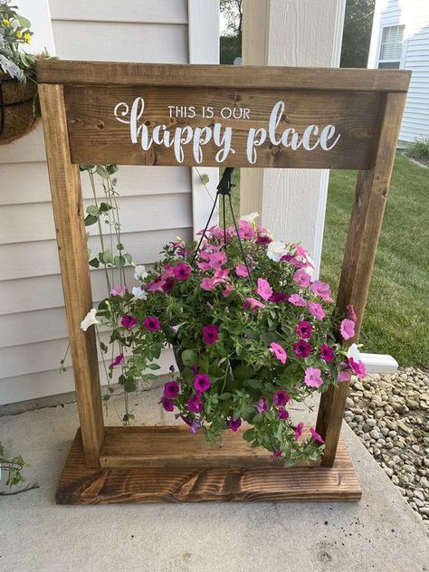 Beautiful hanging basket holder Spring Porches, Hanging Basket Stand, Basket Stand, Basket Holder, Diy Hanging Planter, Plant Stands Outdoor, Hanging Flower Baskets, Hanging Plant Holder, Plants For Hanging Baskets