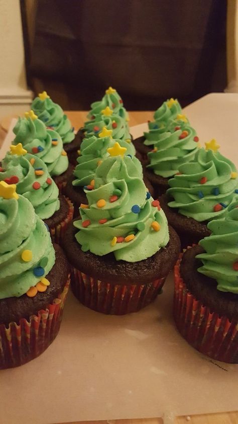 Christmas Tree Cupcakes, Christmas Baking Recipes, Christmas Dreaming, Cute Baking, Xmas Food, Think Food, Christmas Cupcakes, Christmas Snacks, Christmas Cooking