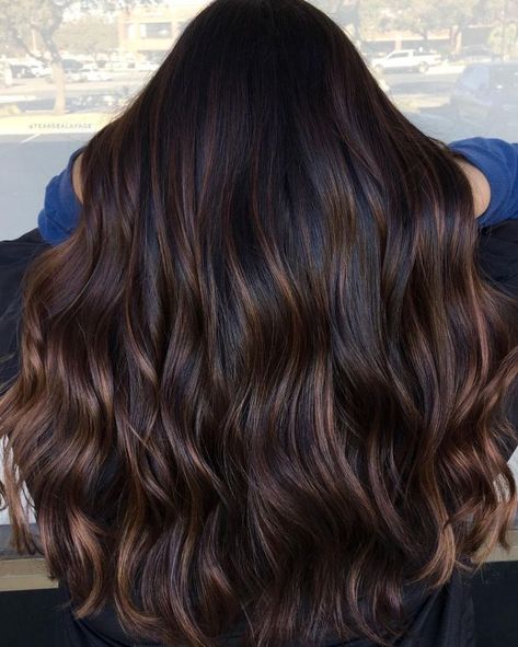 Sparkly Chocolate Hair with Lowlights Chocolate Brown Hair Ideas, Chocolate Highlights, Brown Hair With Lowlights, Brown Hair Ideas, Dark Chocolate Hair, Dark Chocolate Brown Hair, Dark Brunette Hair, Black Hair Balayage, Chocolate Brown Hair Color