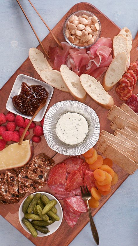 Charcuterie 101, Boursin Cheese Recipe, High Fiber Veggies, Calabrese Recipes, Hosting At Home, Cheese Trays, Boursin Cheese, Herb Cheese, Sliced Baguette