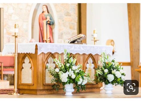 Church Wedding Alter Flowers, Wedding Alter Ideas Church, Catholic Church Wedding Decorations, Altar Flowers Church, Church Wedding Flowers Altar, Church Wedding Decorations Aisle, Church Wedding Decor, Altar Flowers Wedding, Wedding Church Aisle