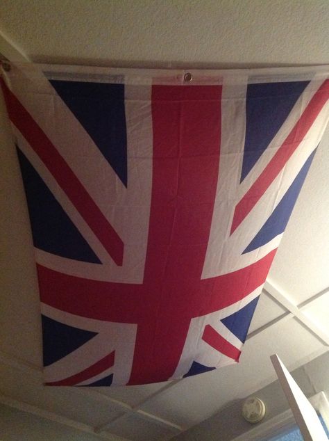 Brit Flag on the ceiling Flag On Ceiling, Flags In Bedroom, Flag On Wall, Uk Apartment, Flag Room Decor, Teacher Aesthetic, Room Things, History Teacher, French Flag