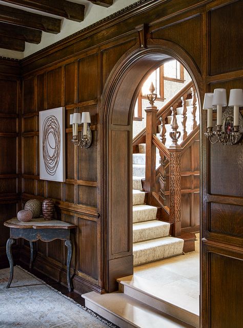 Bronxville - Carrier And Company Colonial Library Room, 18th Century Home Interior, Tudor Style Interior Design, Tudor Homes Interior Design, Tudor Interior Design Inspiration, German Cottage Interior, Oak Paneling Walls, Dark Paneled Walls, Dark Oak Interior