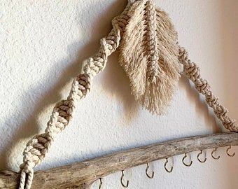 Macrame Bow Holder, Macrame Bow, Macrame Driftwood, Macrame Wall Hanger, Macrame Plant Hanger Tutorial, Macrame Knots Tutorial, Driftwood Jewelry, Makramee Diy, Macrame Wall Hanging Diy