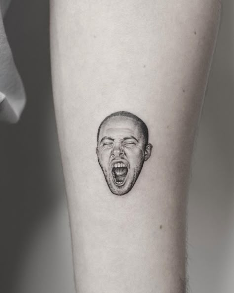 Kirill Potehin on Instagram: “Mini Mac Miller for Alex Thank you ✨ • Done at @odyssee.studios Done with @tatfat_supply • #mini #macmiller #tattoo #tattoodo” Music Tats, Mac Miller Tattoos, Am Album, Tattoo Ideas Males, Luck Tattoo, Inspo Tattoo, Fan Tattoo, Back Shoulder Tattoos, London Tattoo