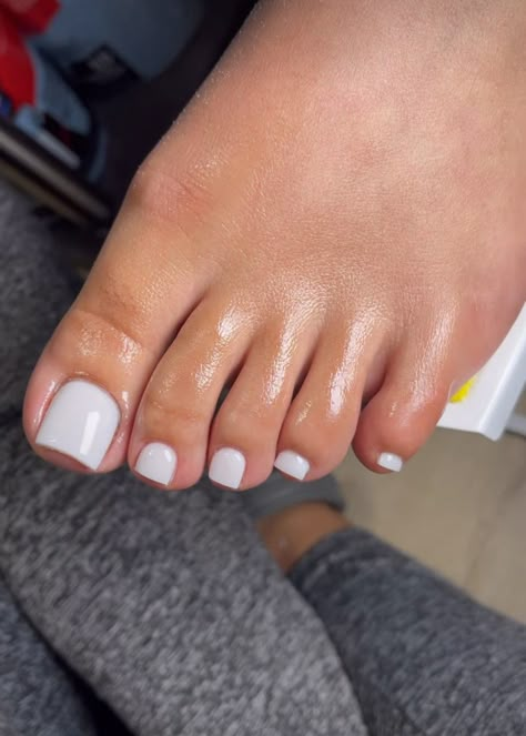 Gel Toes Ideas, Milk White Toes, White Pedicure Toenails, White Toes Pedicure, Pedicure White, Mani Pedi Combos, White Pedicure, Pedicure Colors, White Manicure