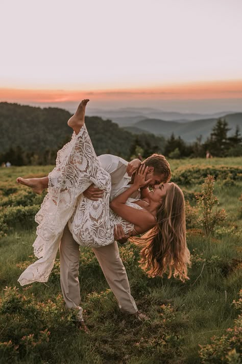 Gorgeous fall elopement photo from @petalandivy  Flowers from @whimsy_stems (instagram) Dress from @lillianruthbride  Tuxedo from us! Elopement Dresses Long, Boho Mountain Elopement, Mountain Elopement Dress Summer, Boho Elopement Photography, Boho Wedding Elopement, Elopement Photography Poses, Lake Elopement Photos, Fall Engagement Dress, Fall Elopement Photography