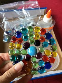 Suncatchers Diy, Diy Suncatchers, Easy Handmade, Wine Bottle Diy Crafts, Easy Craft Projects, Camping Crafts, Easy Craft, Mason Jar Diy, Childrens Crafts