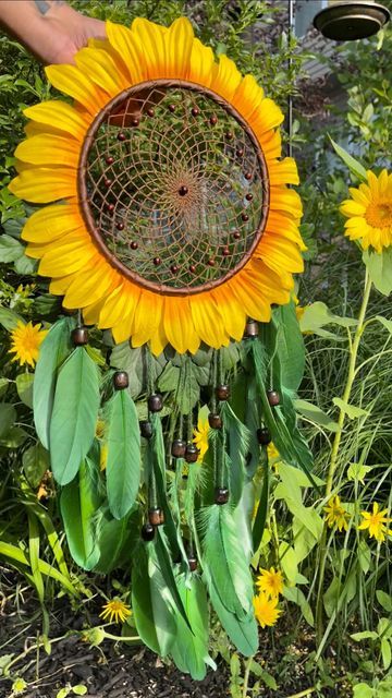 Sunflower Dream Catcher, Sunflower Dreamcatcher, Sunflower Dream Catcher Drawing, Sun And Moon Dreamcatcher, Dream Catcher Bedroom, Macrame Dream Catcher Flower, Diy Graduation Decorations, Types Of Embroidery Stitches, Yellow Dream Catcher