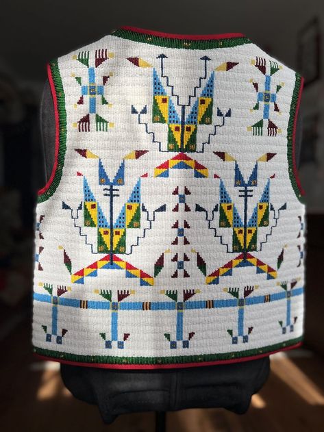 Lakota-style fully beaded vest (back side) https://www.facebook.com/mikhacloud Beaded Vest Native American, Lakota Beadwork Designs, Beadwork Outfit, Lakota Design, Lakota Art, Lakota Beadwork, Cosmic Warrior, Pendleton Clothing, Native American Vest