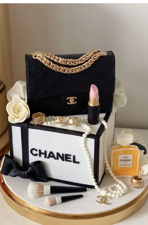 Coco Chanel Party, Chanel Birthday Party, Chanel Cake, Chanel Birthday, Birthday Cake Decorating Ideas, Chanel Party, Birthday Cakes For Teens, Luxury Cake, Cool Cake Designs