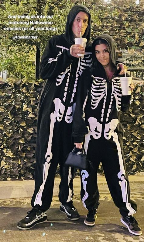 Matching Onesies For Couples, Couples Onesies, Descendants Dr, Matching Onesies, Halloween Fits, Punk Style Outfits, Matching Halloween Costumes, Halloween Onesie, Couples Halloween Outfits