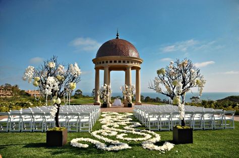 Q&A: The Experts at Pelican Hill Resort On Planning Your Wedding | California Wedding Day Pelican Hill Resort, Pelican Hill Wedding, Pelican Hill, Prettiest Celebrities, San Ysidro, New Orleans Homes, Wedding Expenses, Wedding Spot, Los Angeles Area