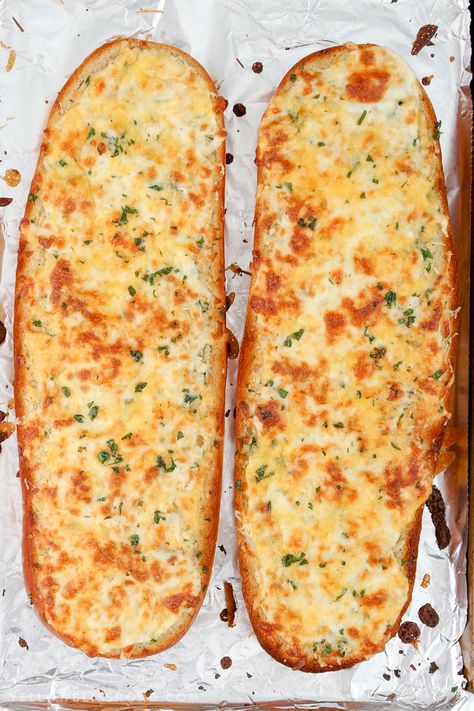 French Cheese Bread, Garlic Bread With Mozzarella Cheese, Mexican Garlic Bread, French Bread Cheese Bread, Cheesy Bread Loaf, Cheesy French Bread, Homemade Garlic Cheese Bread, Cheese French Bread, Garlic Breads