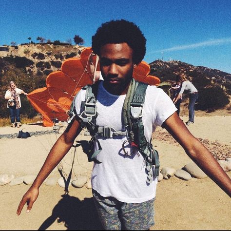 Kauai Childish Gambino, Childish Gambino Pfp, Kool Kids, Real Hip Hop, Super Rich Kids, Music Pics, Donald Glover, Childish Gambino, Rich Kids